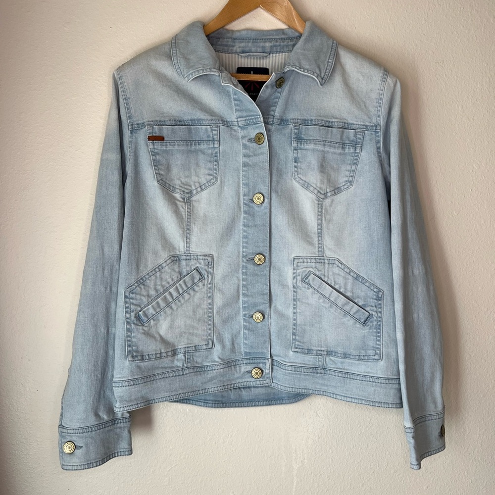 Isaac Mizrahi Light Blue Denim Jacket size M